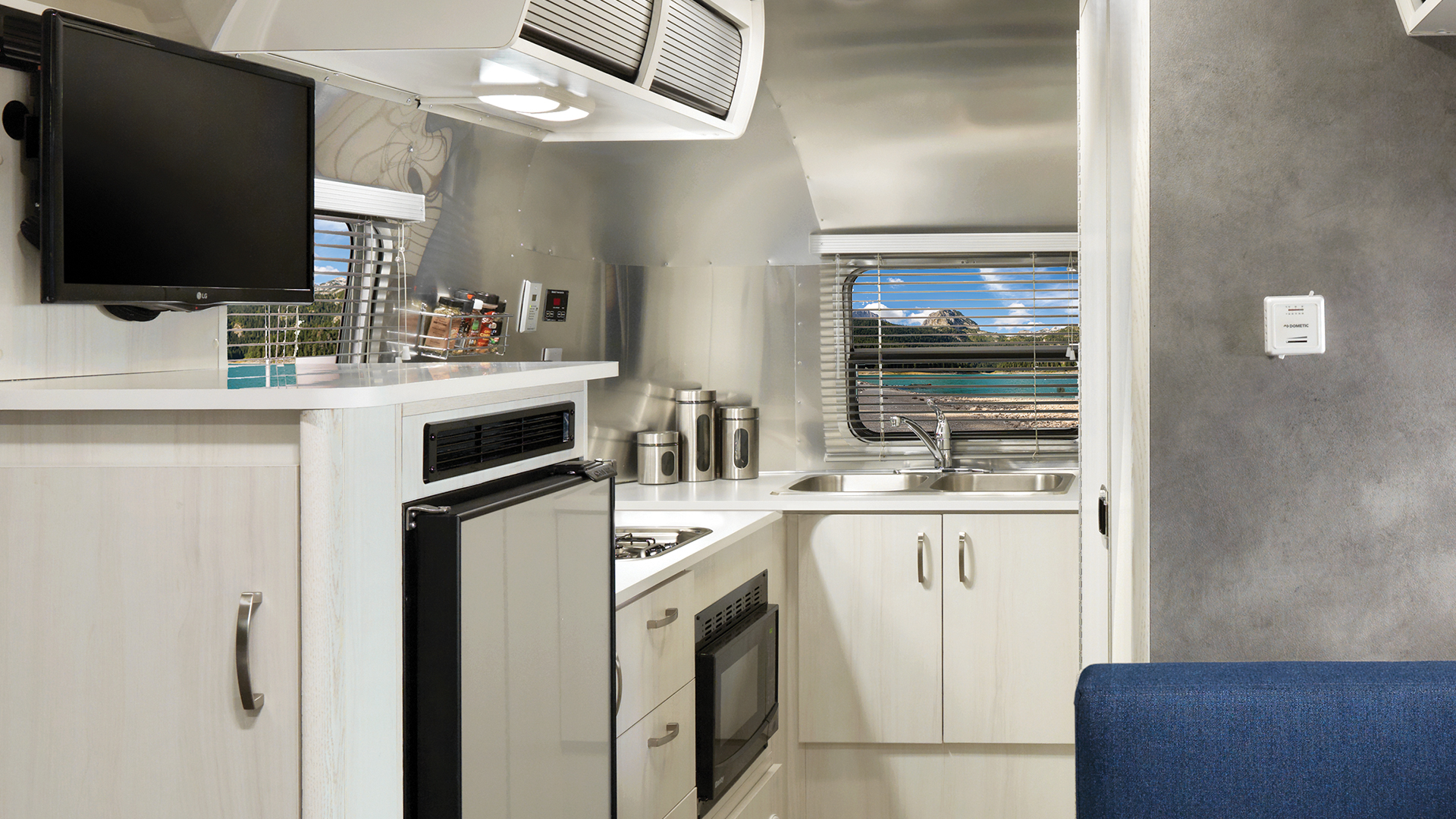 2021-Airstream-Bambi-20FB-floor-plan-in-ocean-decor-galley-feature