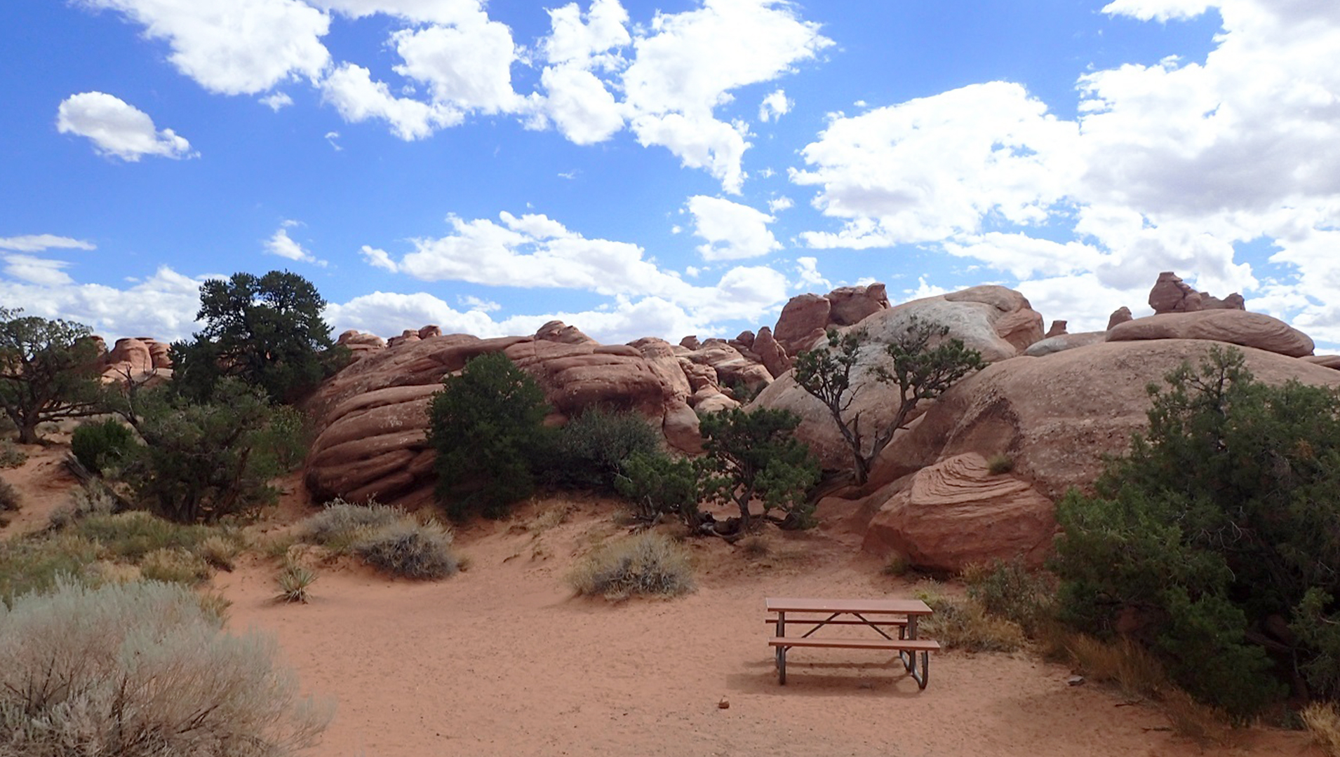 Airstream-Arches-National-Park-Devil's-Garden-Campground