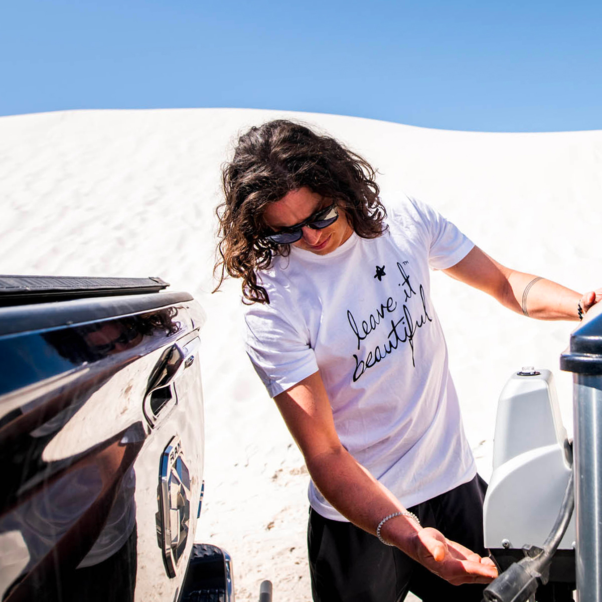 Airstream-Travel-Trailer-hitching-1