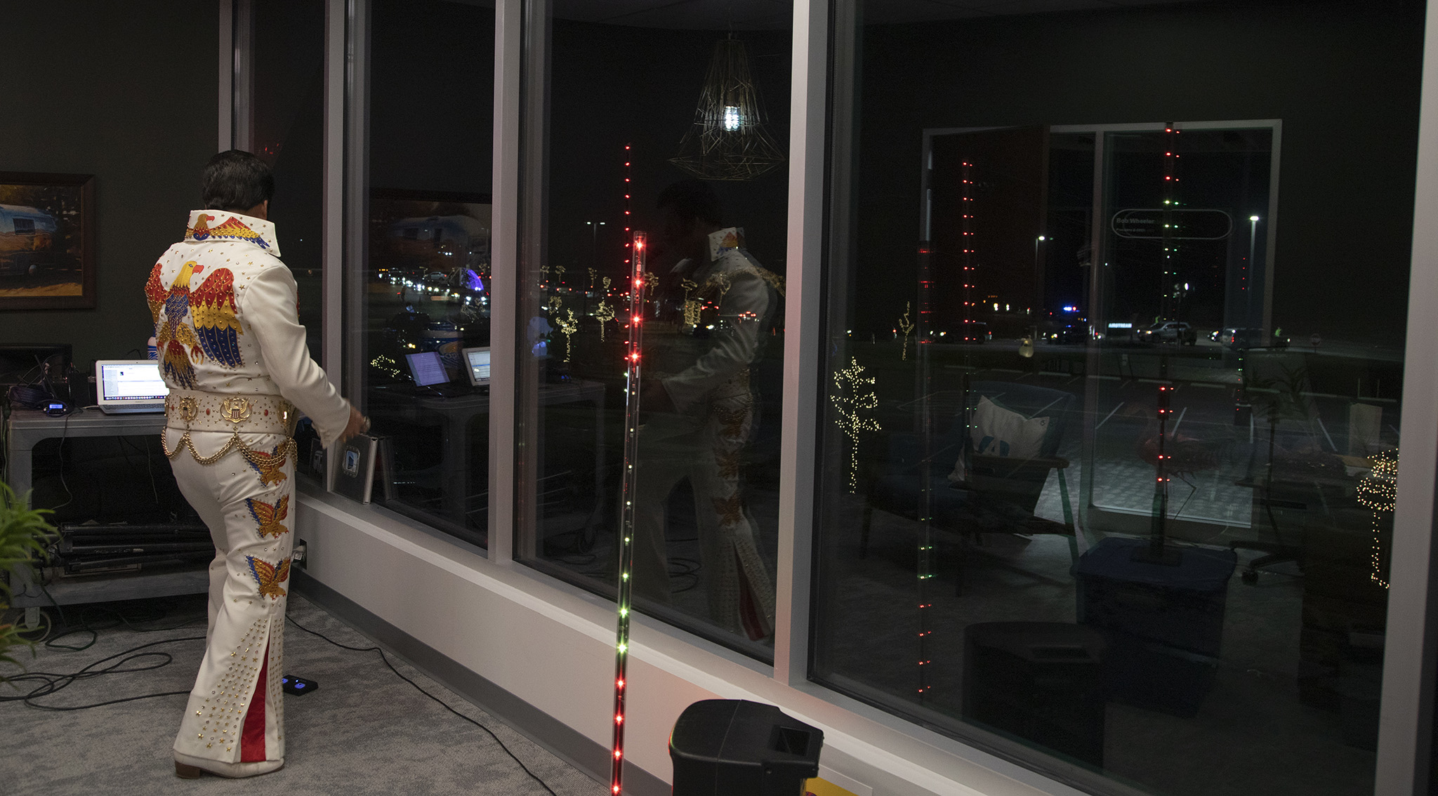 airstream christmas drive thru0003