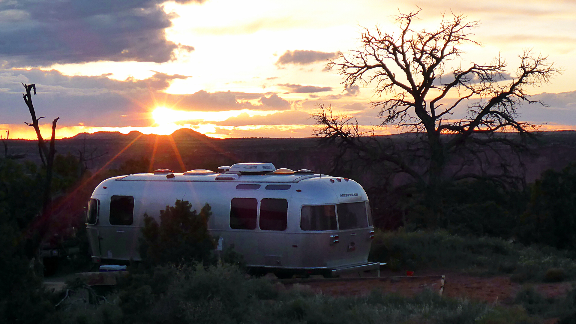 Airstream-Portable-Park-Arches-Camping-Guide