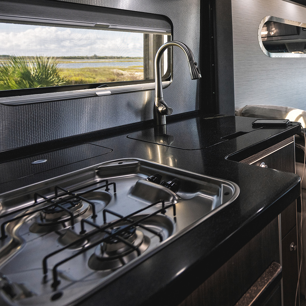 Image: 21-AIR-Blog-AtlasKitchen-3Countertop-Square2.jpg