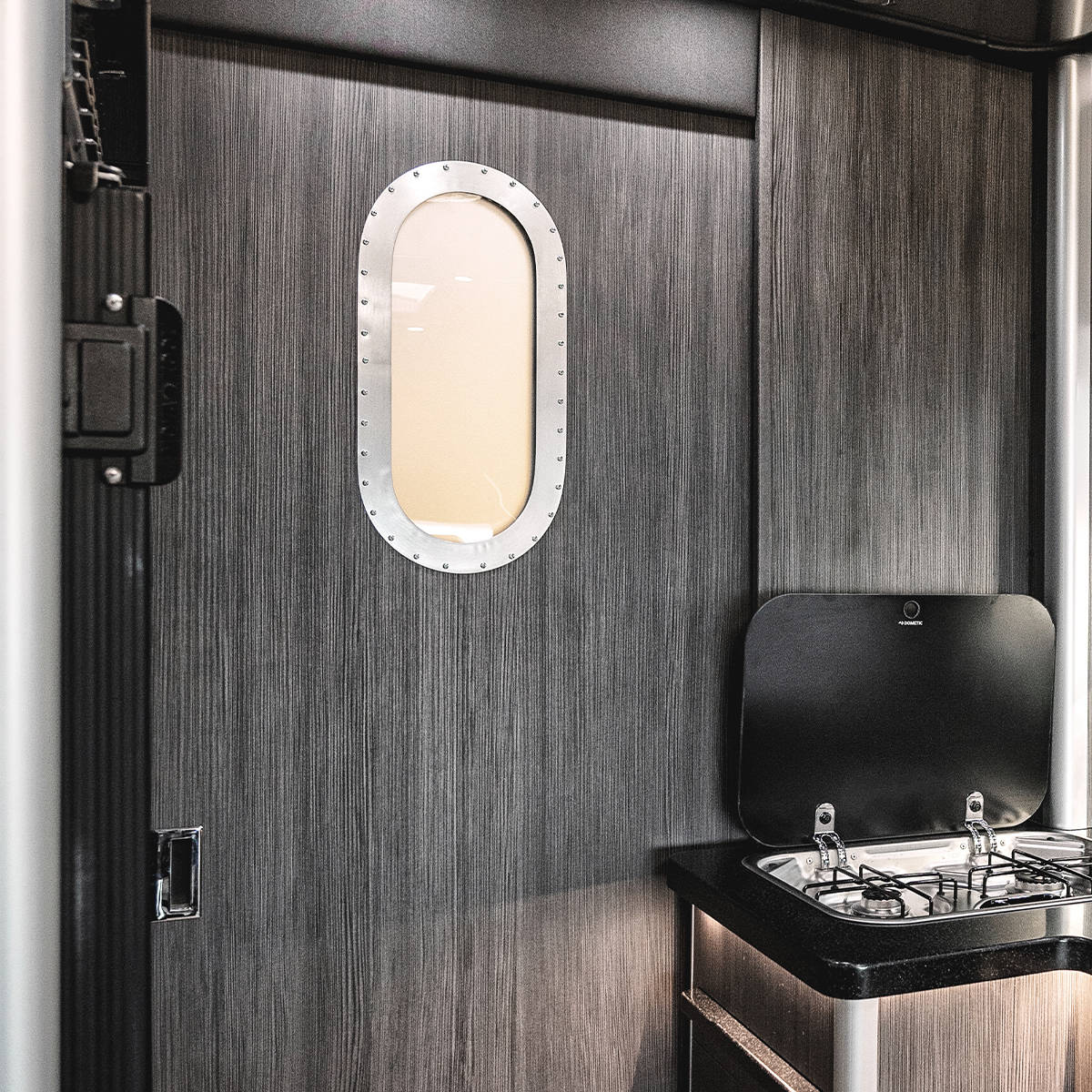 Image: 21-AIR-Blog-AtlasBathroom-PocketDoor.jpg