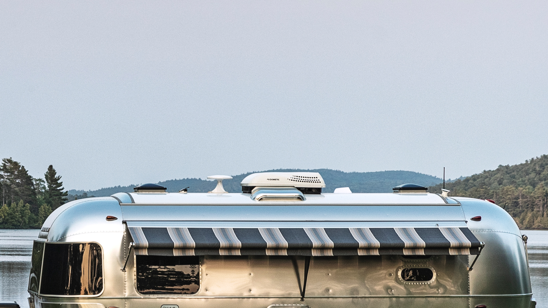 Airstream-Exterior-Feature-ac