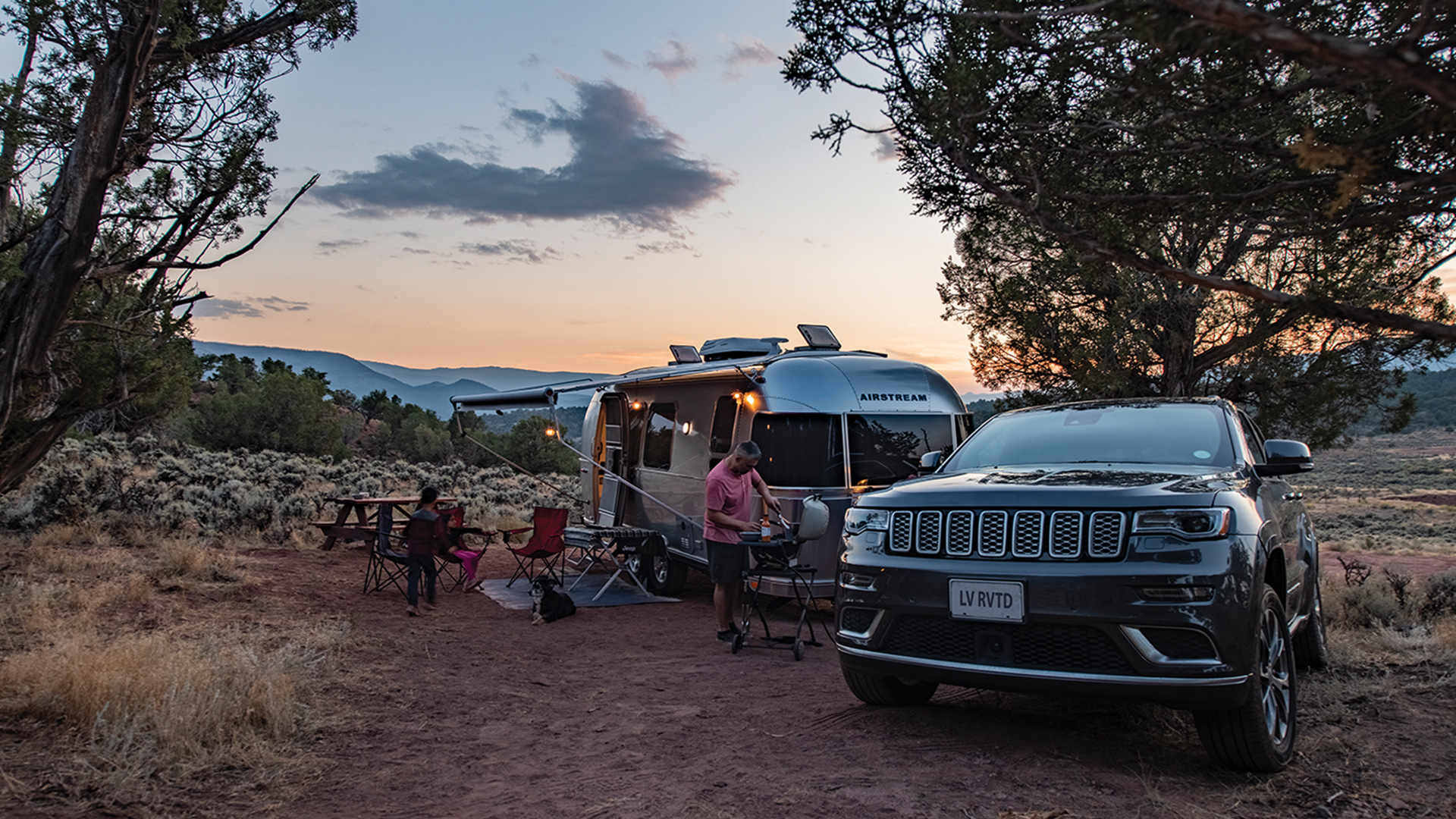 Airstream-Flying-Cloud-Awning-feature