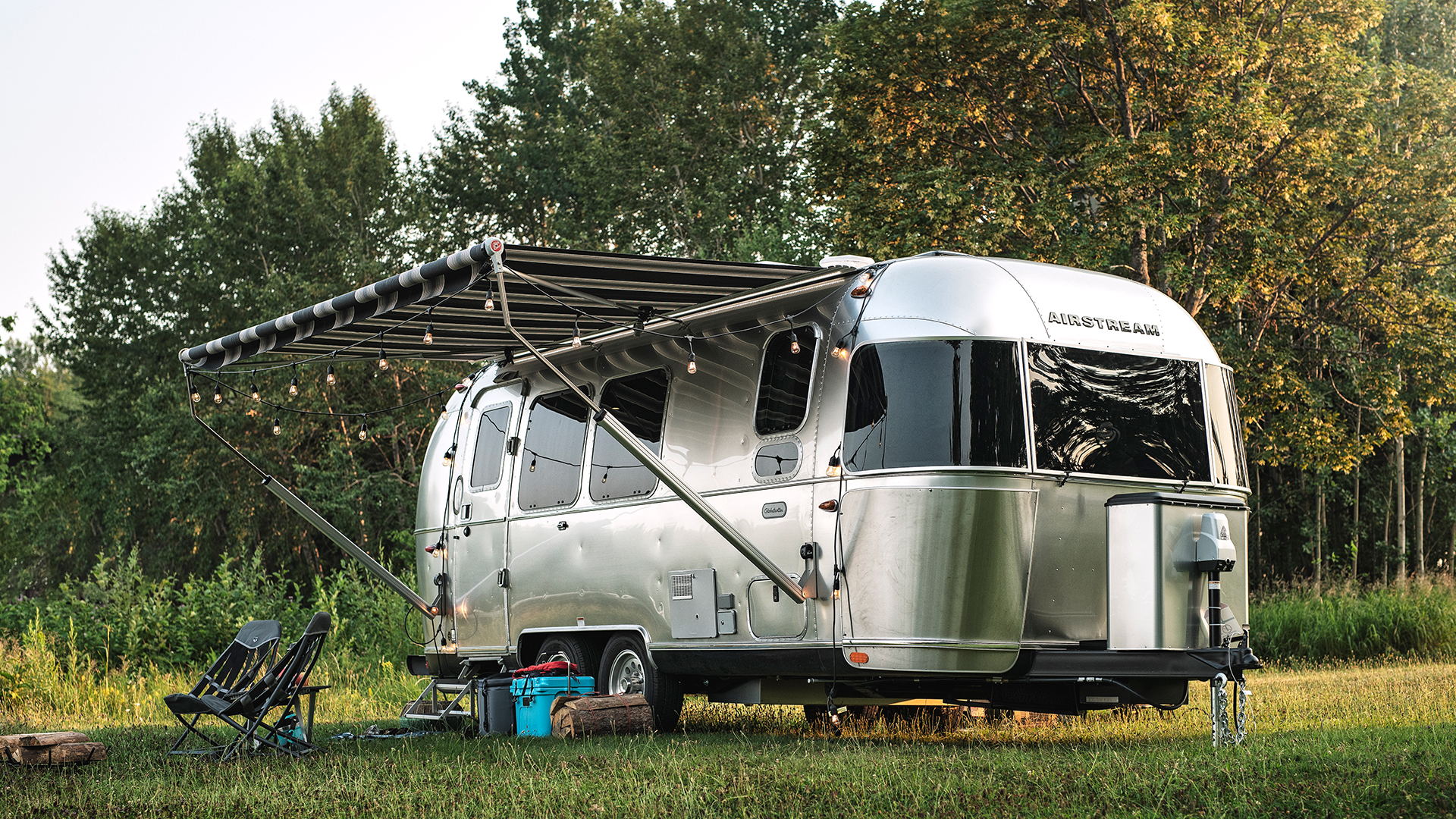 Airstream-Globetrotter-Awning-feature