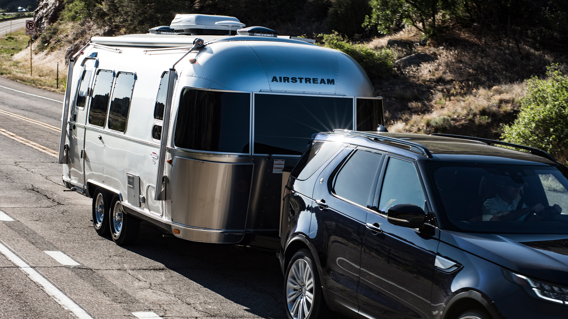 Airstream-International-Dual-Axle-feature