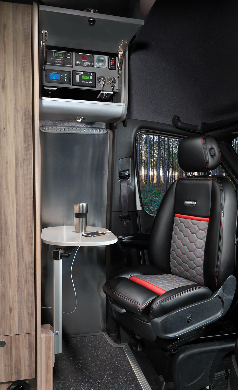 Airstream-Interstate-24X-Mobile-Office-Set-up