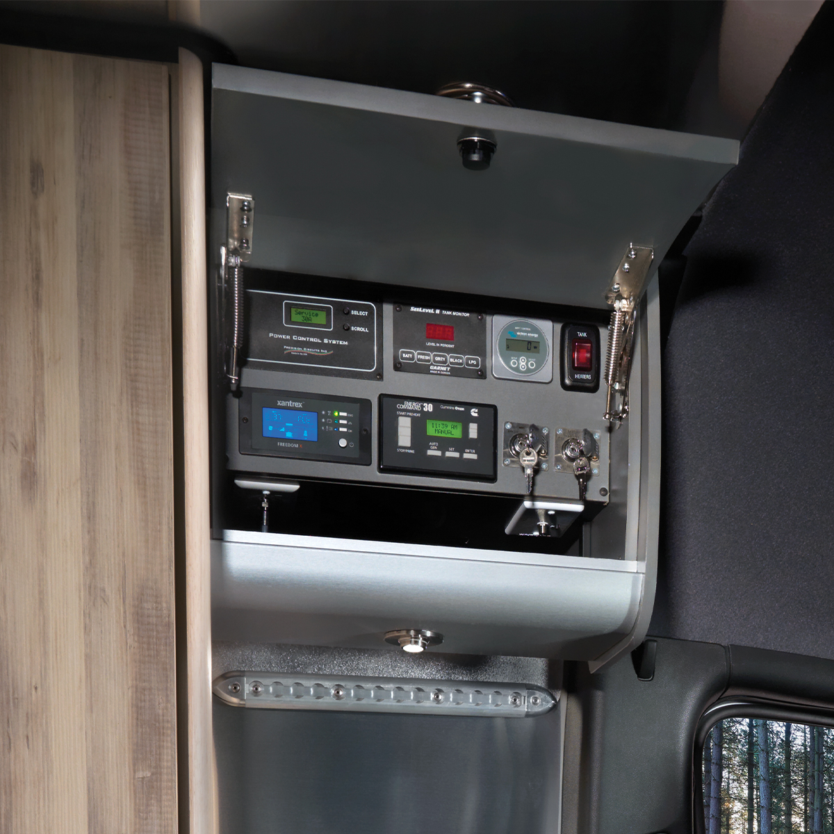 Airstream-Interstate-24X-systems-control-panel