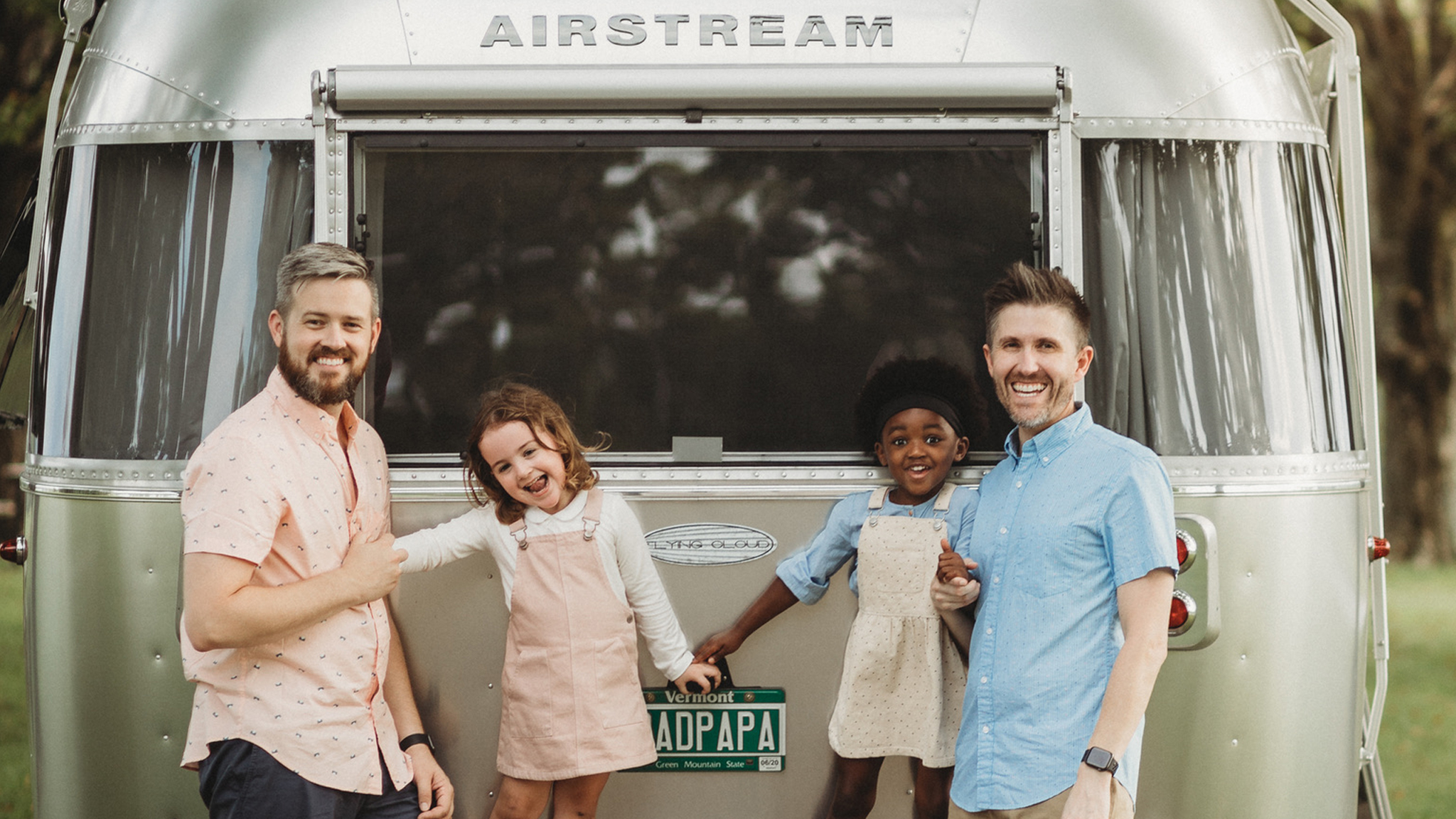 Jonathan-and-Thomas-with-their-daughters