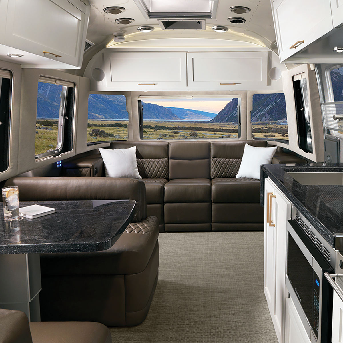 30-RB-Classic-Floor-Plan-Hot-Spot-Comfort-White-Sofa