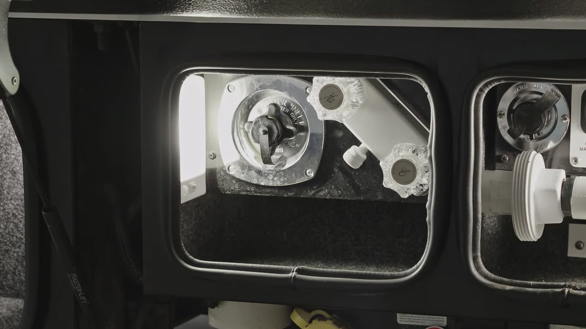 Image: AIR-TCBlog-LaundryinClassB-4-ExteriorShower.jpg