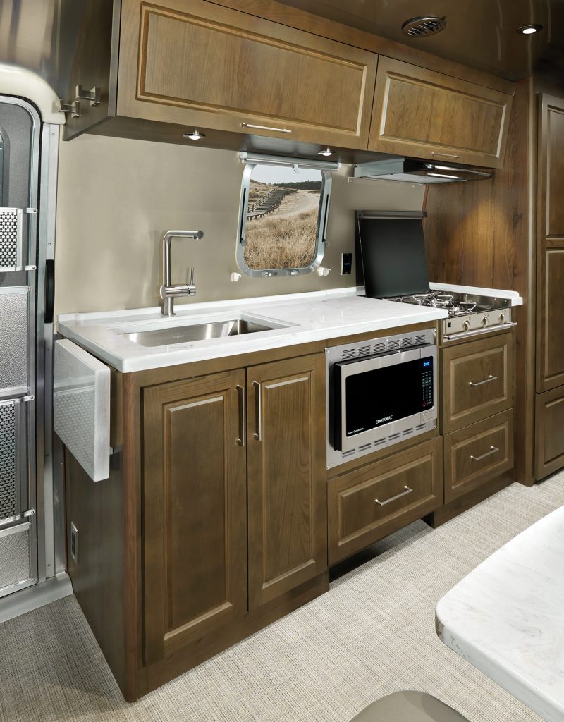 Airstream-Classic-Estate-Brown-Kitchen-Feature