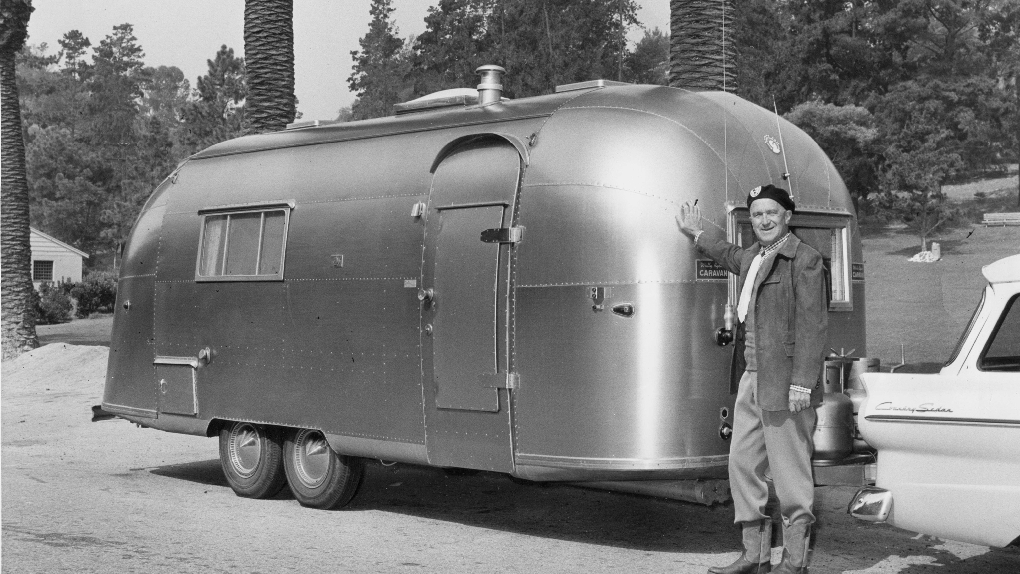 Wally-standing-next-to-his-trailer