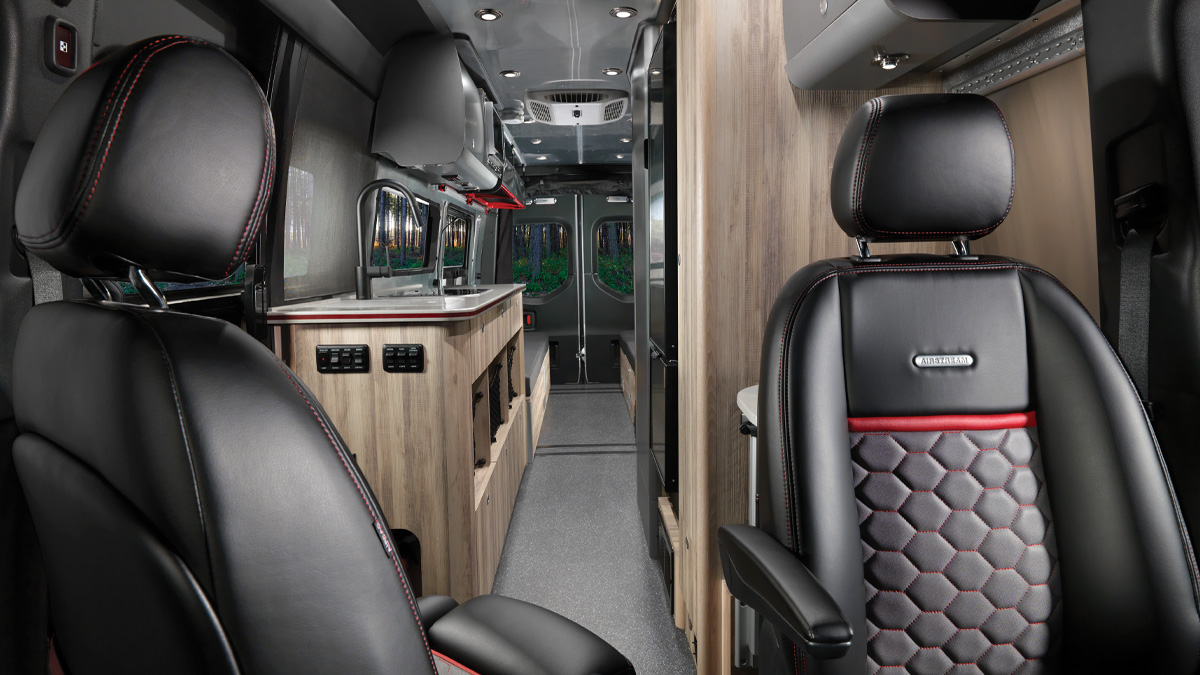 Image: AIR2121-Blog-InterstateXWalkthrough-14-CockpitSeating.jpg