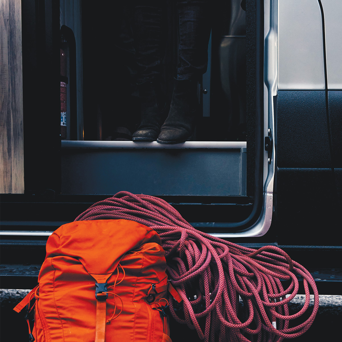 Image: AIR2121-Blog-InterstateXWalkthrough-2-CampsideStep.jpg