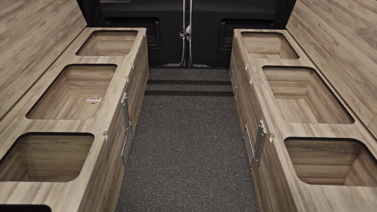 Image: AIR2121-Blog-InterstateXWalkthrough-22-BenchStorage.jpg