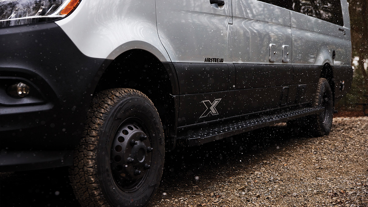 Image: AIR2121-Blog-InterstateXWalkthrough-3-BlackWrapping.jpg