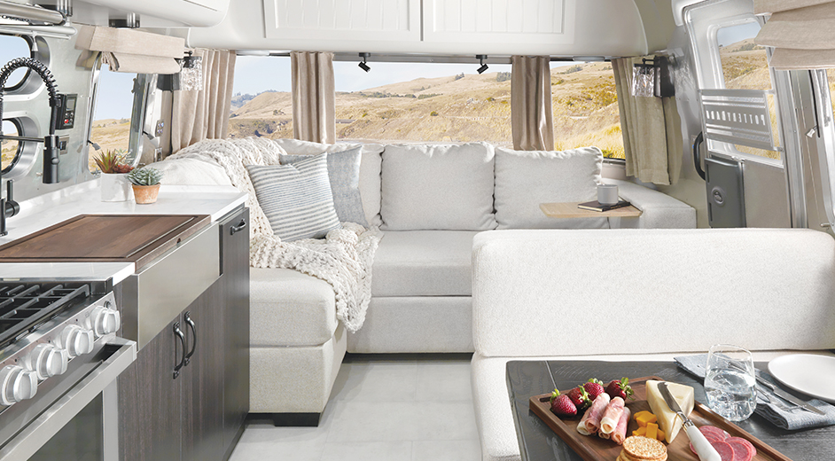 Pottery-Barn-front-lounge