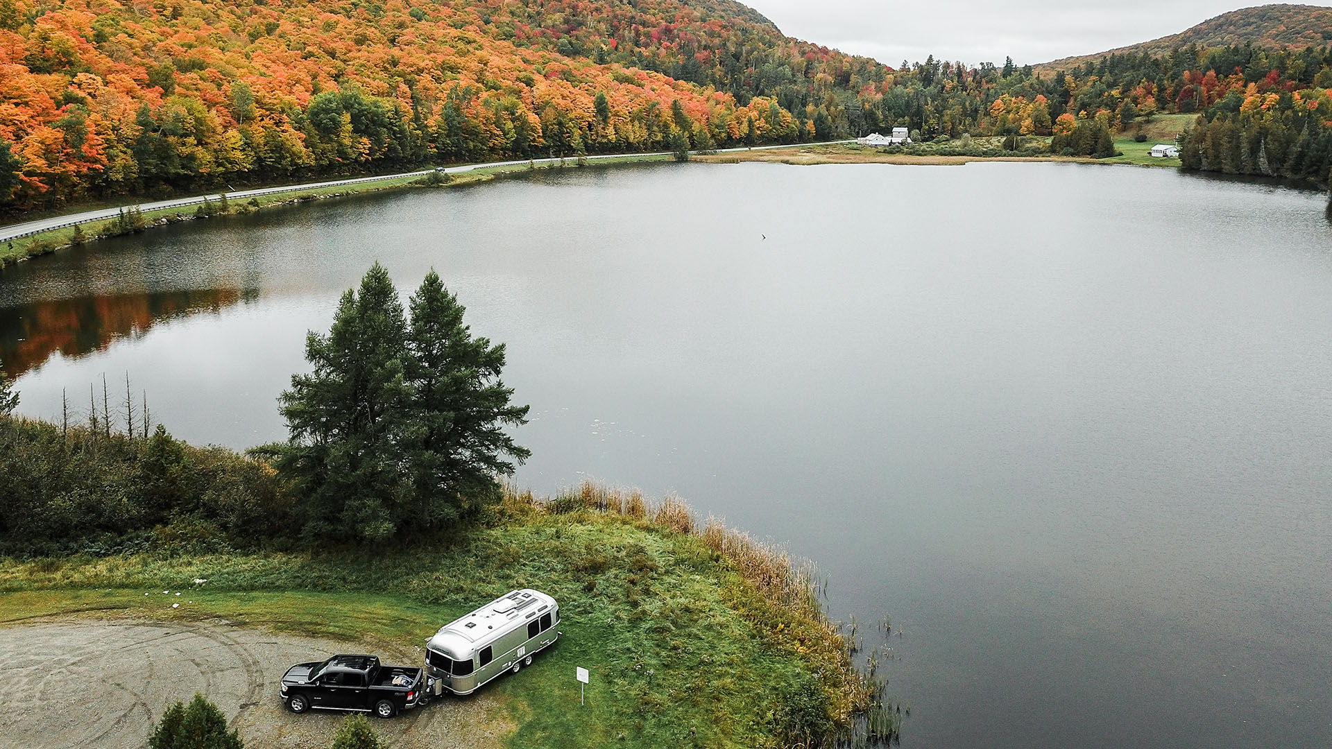 airstream fall foliage camping 2021 _0002_LUVLENS_commercial_airstream_vermotfoliage_october2018-265