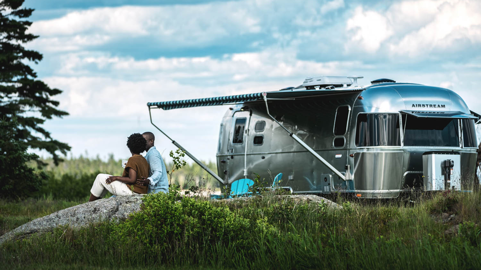 Comparing-Optional-Features-Available-for-Airstream-Travel-Trailers-Feature-Image