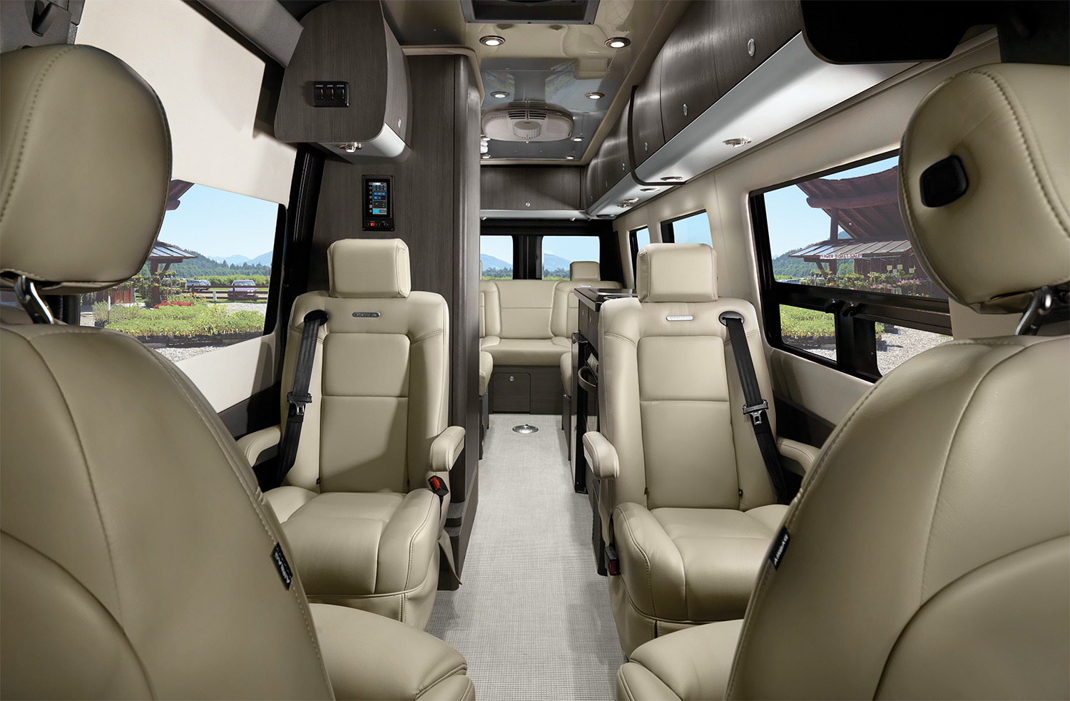 AIRMKT 2021 Interstate 24GL Lounge Interior - Modern Greige F2B 68659 WEB
