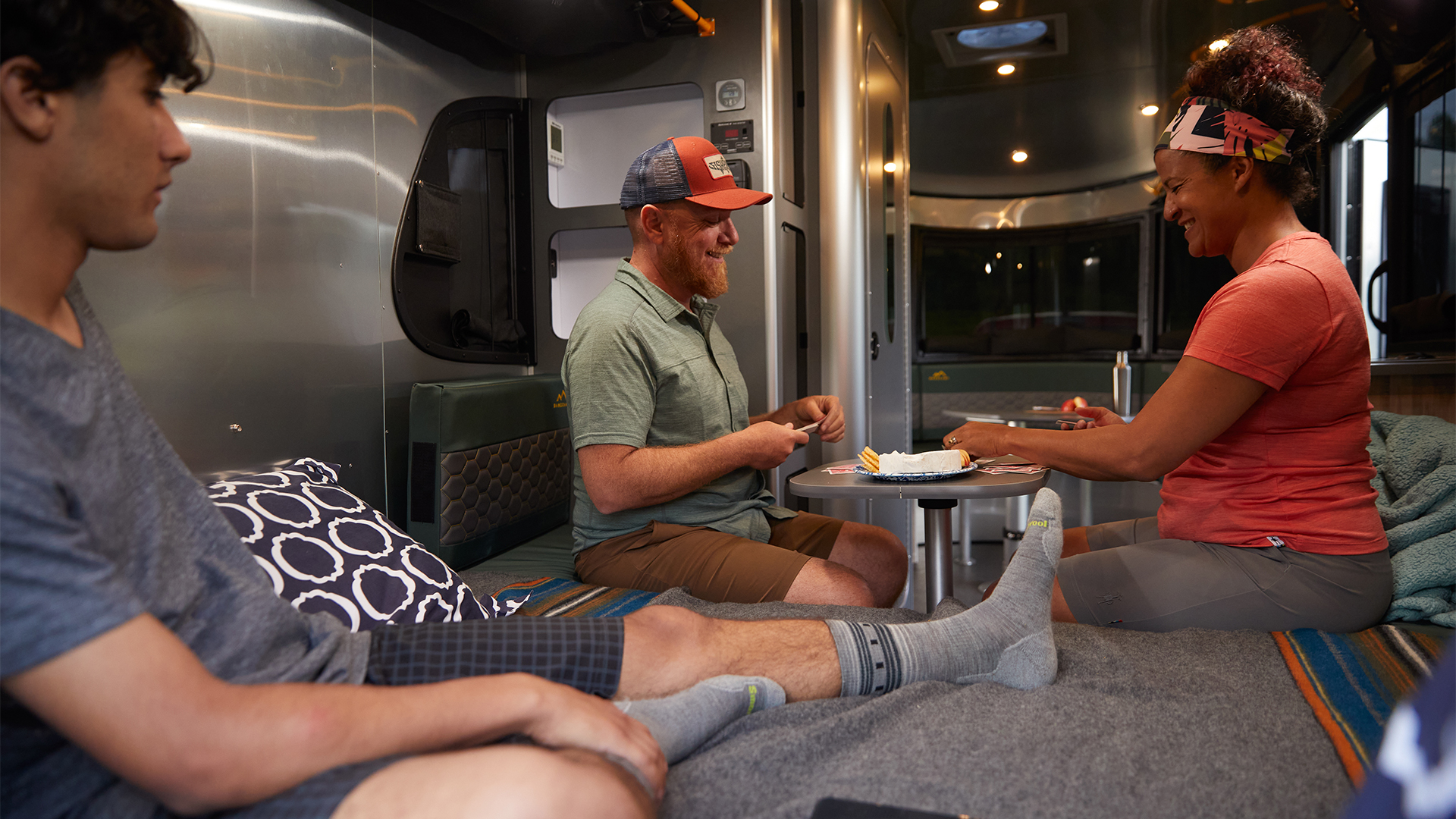 Airstream-Basecamp-20-Half-Bed