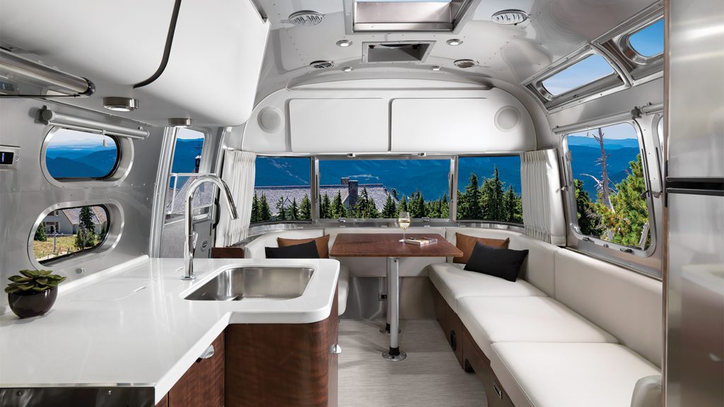 Globetrotter-Copenhagen-Cream