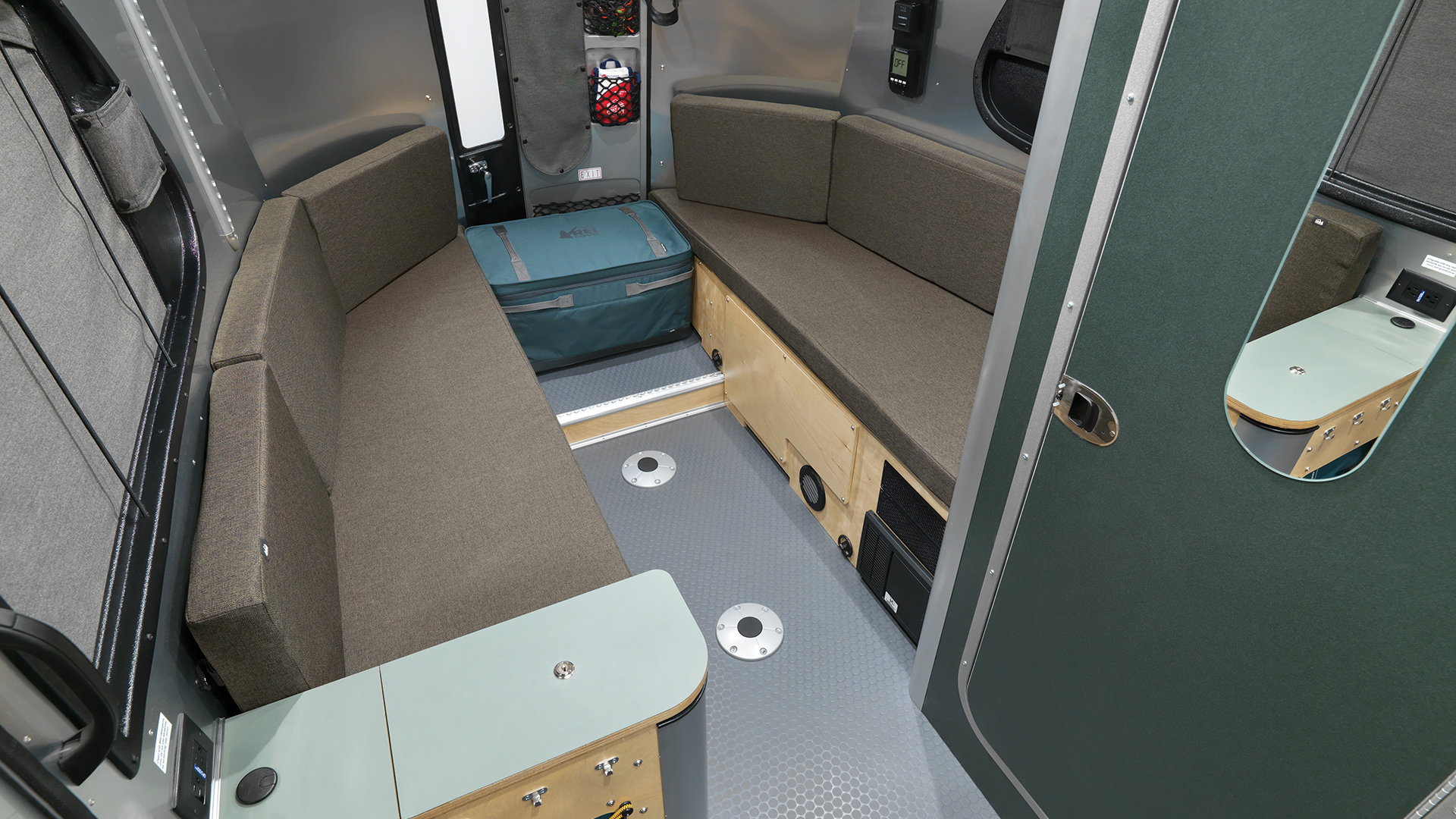 REI-Co-op-Special-Edition-Tables-Stowed-Bed-Transition