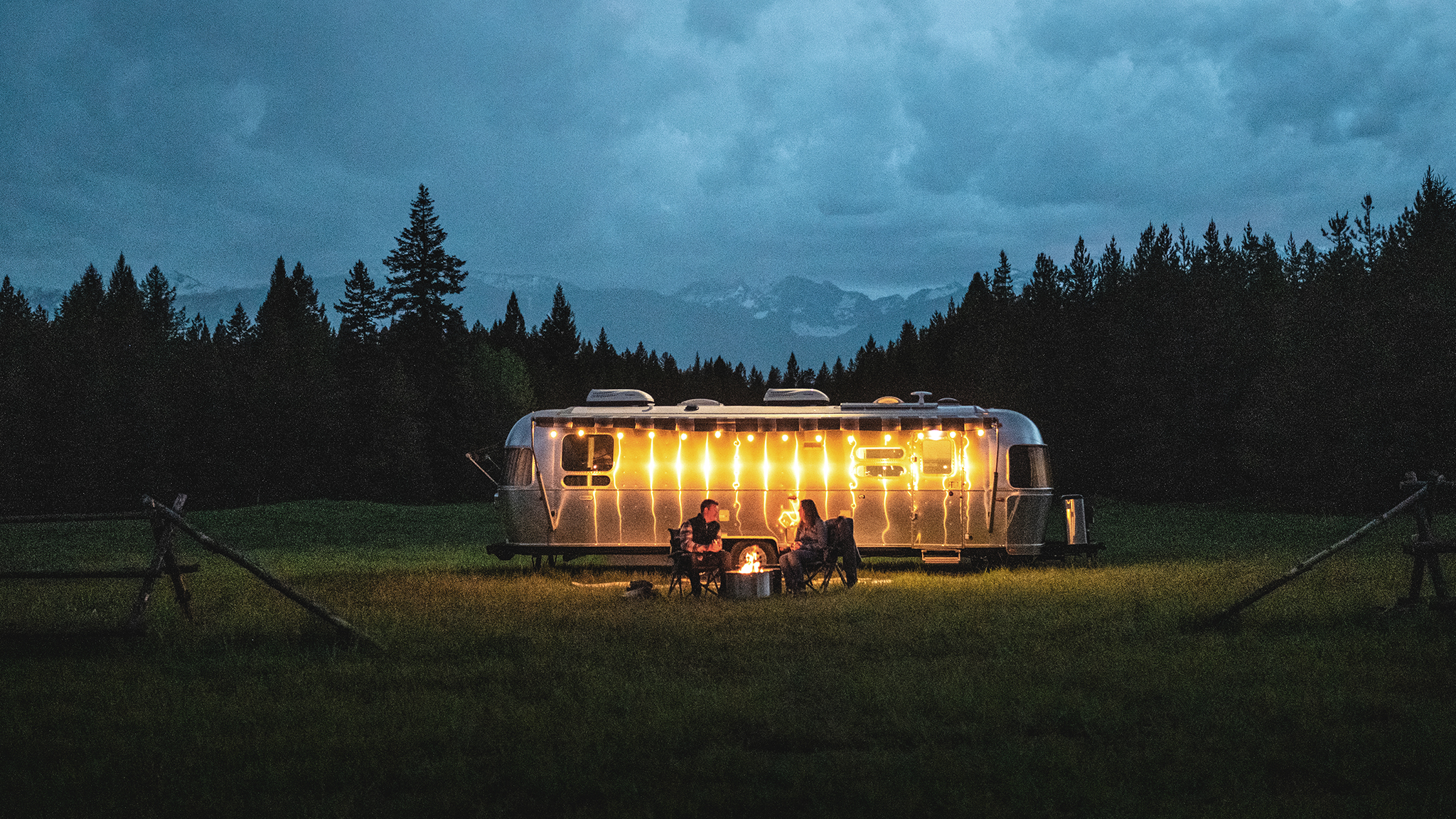 Globetrotter-Travel-Trailer-Header-1