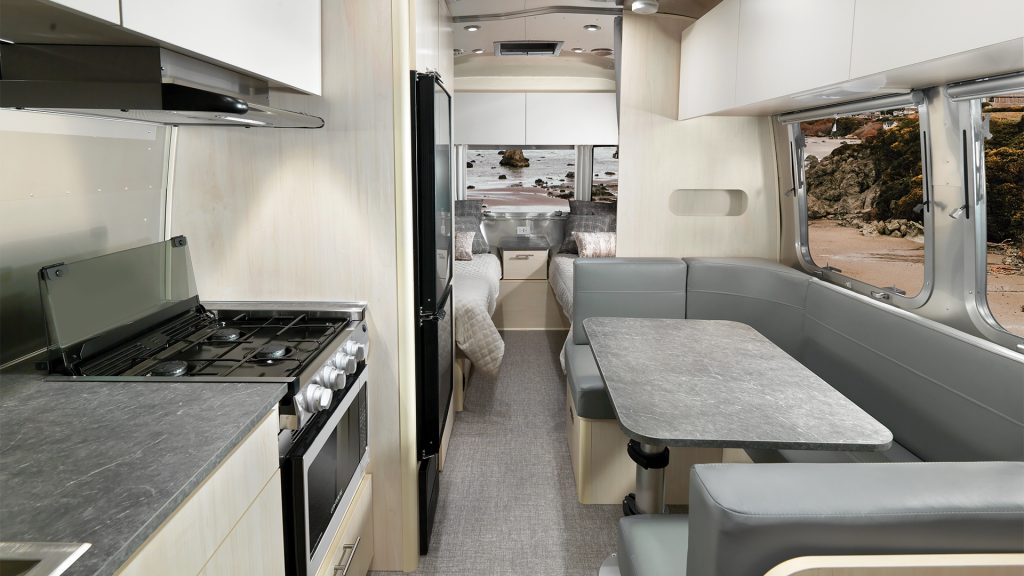 Airstream-Flying-Cloud-23FB-Interior