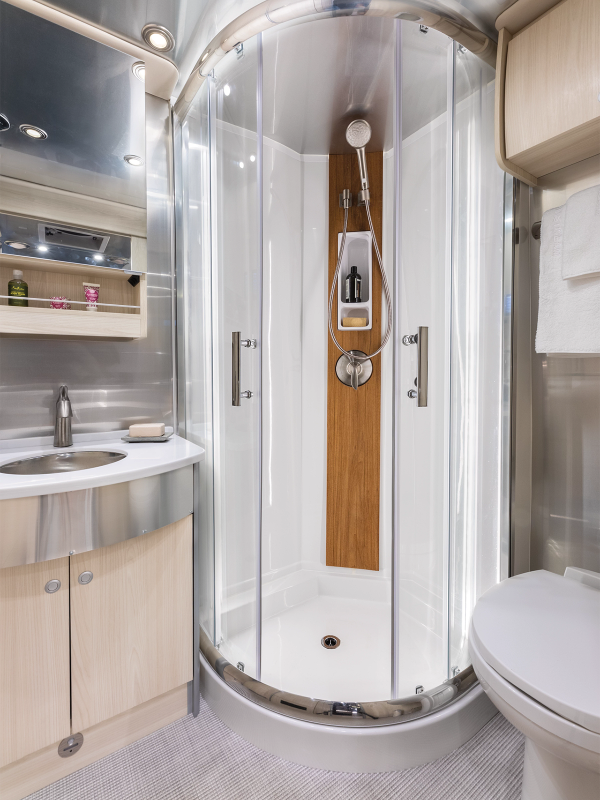 The Atlas Bathroom with Classic Canyon decor