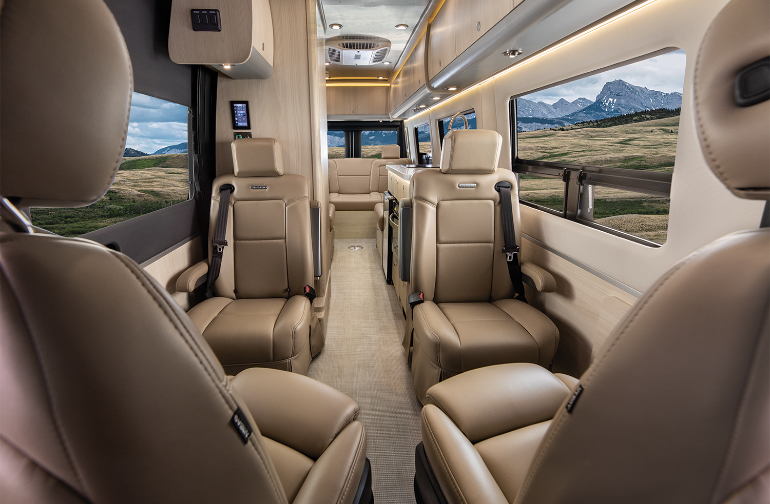 The Interstate 24 Grand Lounge with Classic Canyon Interior Decor