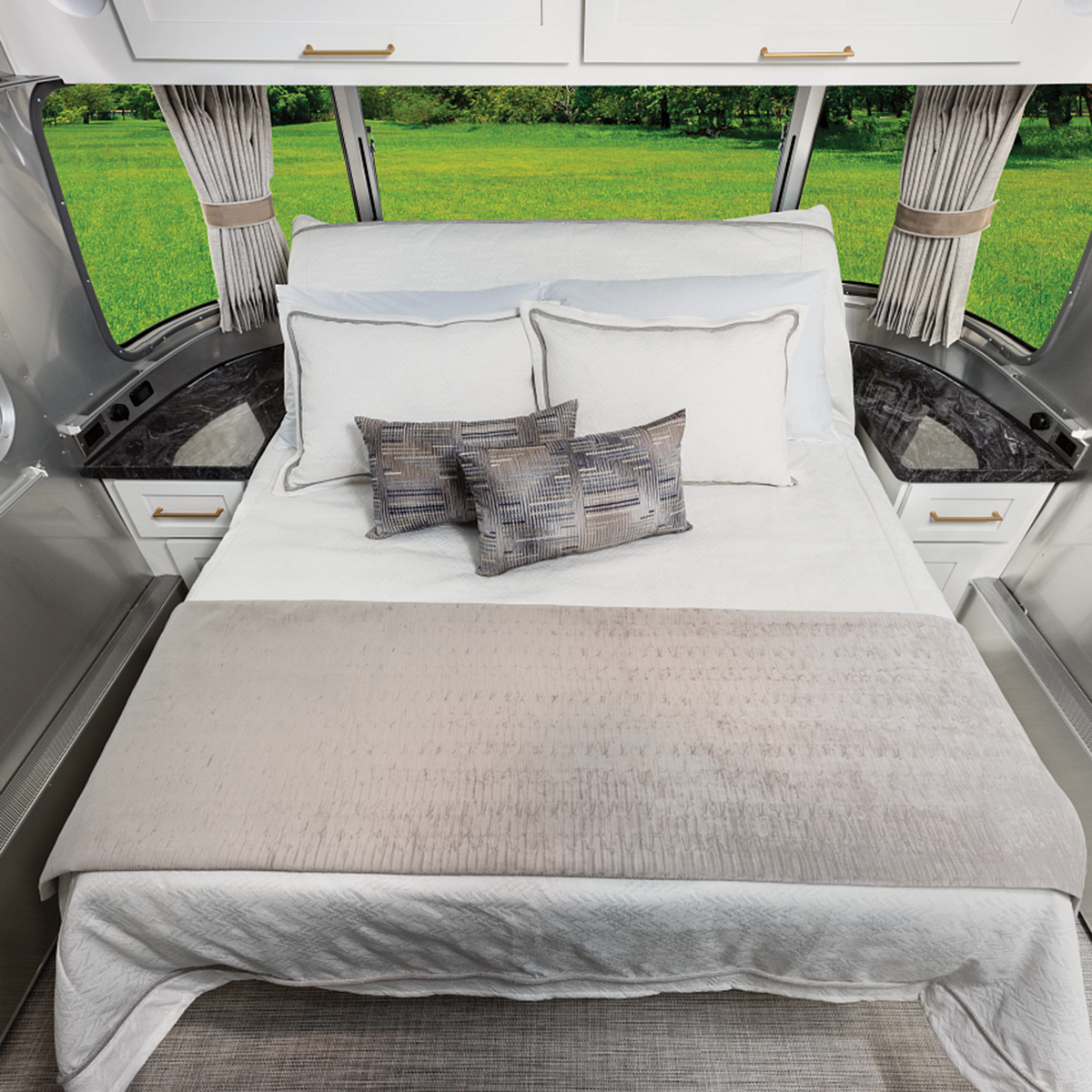 2023 Classic 33 Bedroom