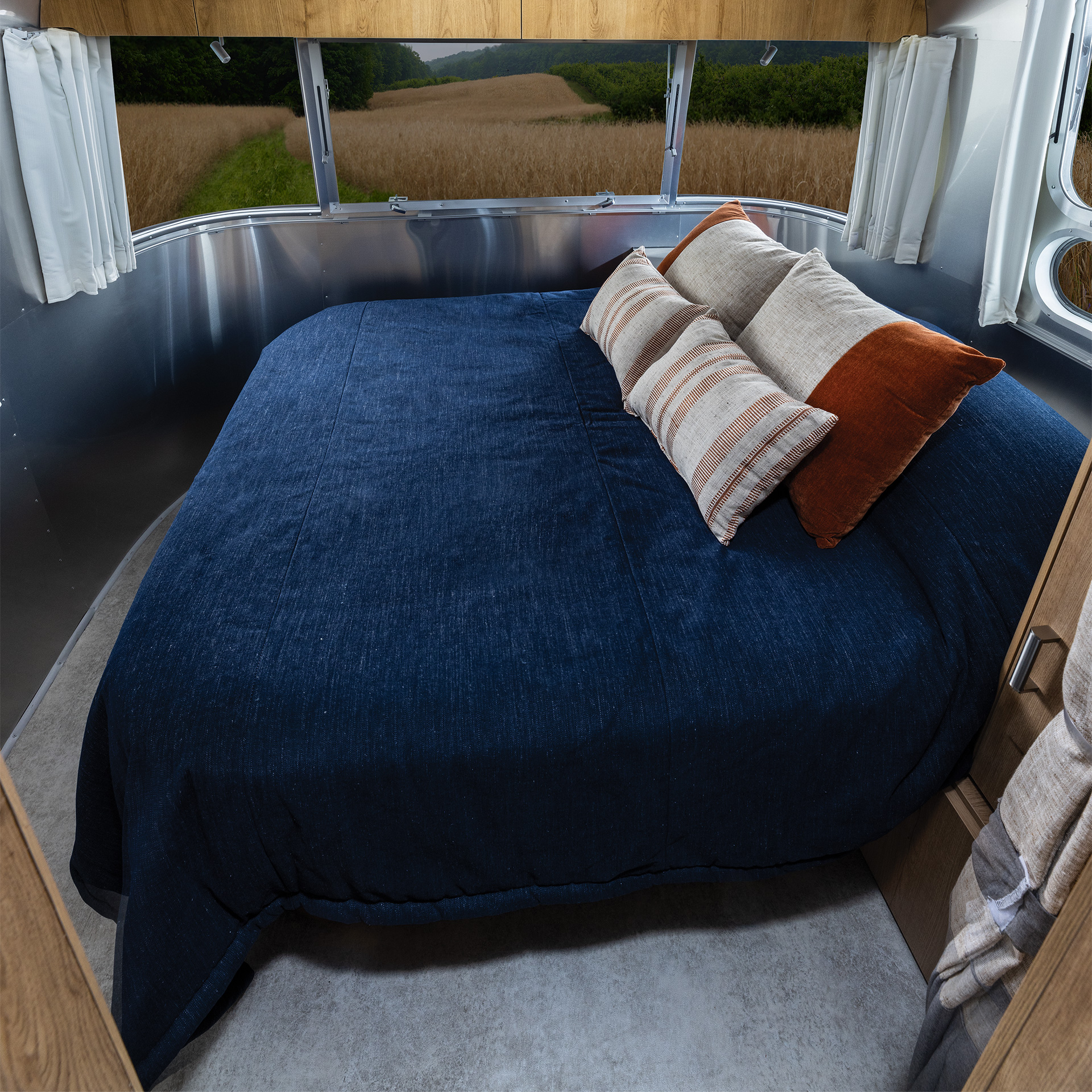 Trade-Wind-Queen-Bed