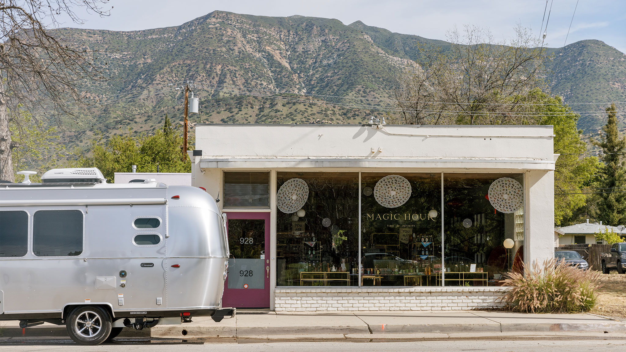airstrea-and-magic-hour-shop-