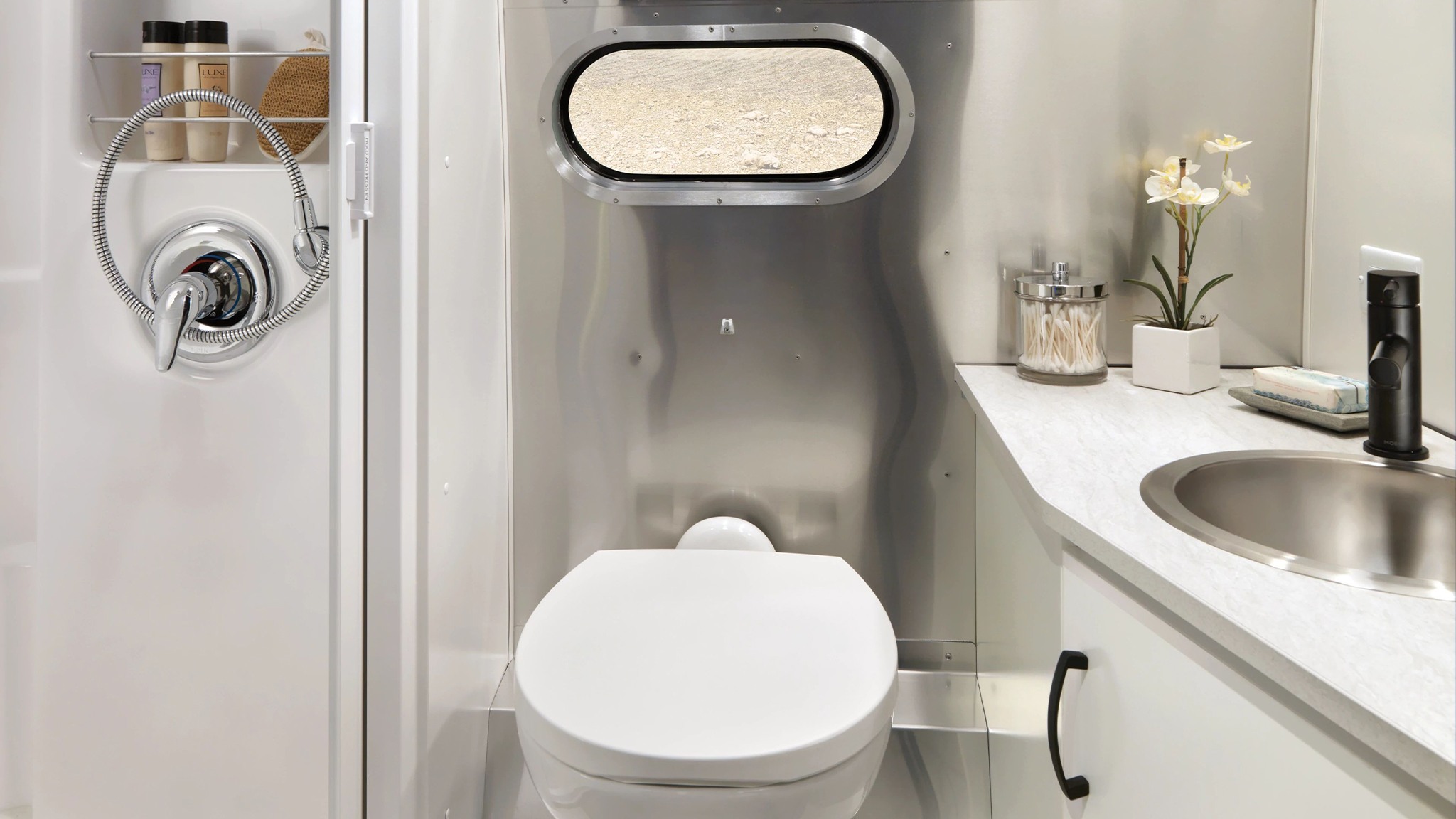 airstream-bathroom-options-banner-image