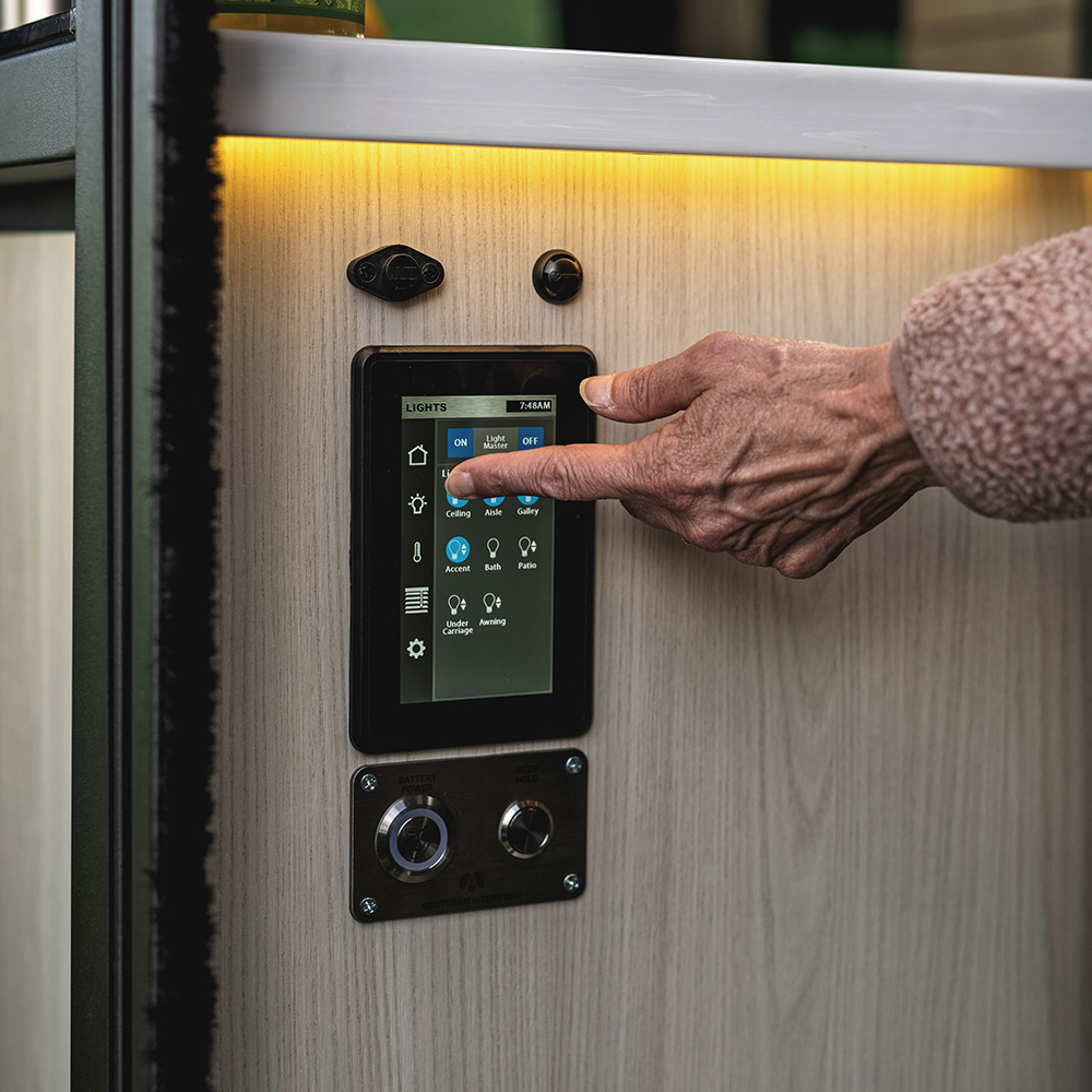 airstream-touring-coach-preview-image-powered-controls square