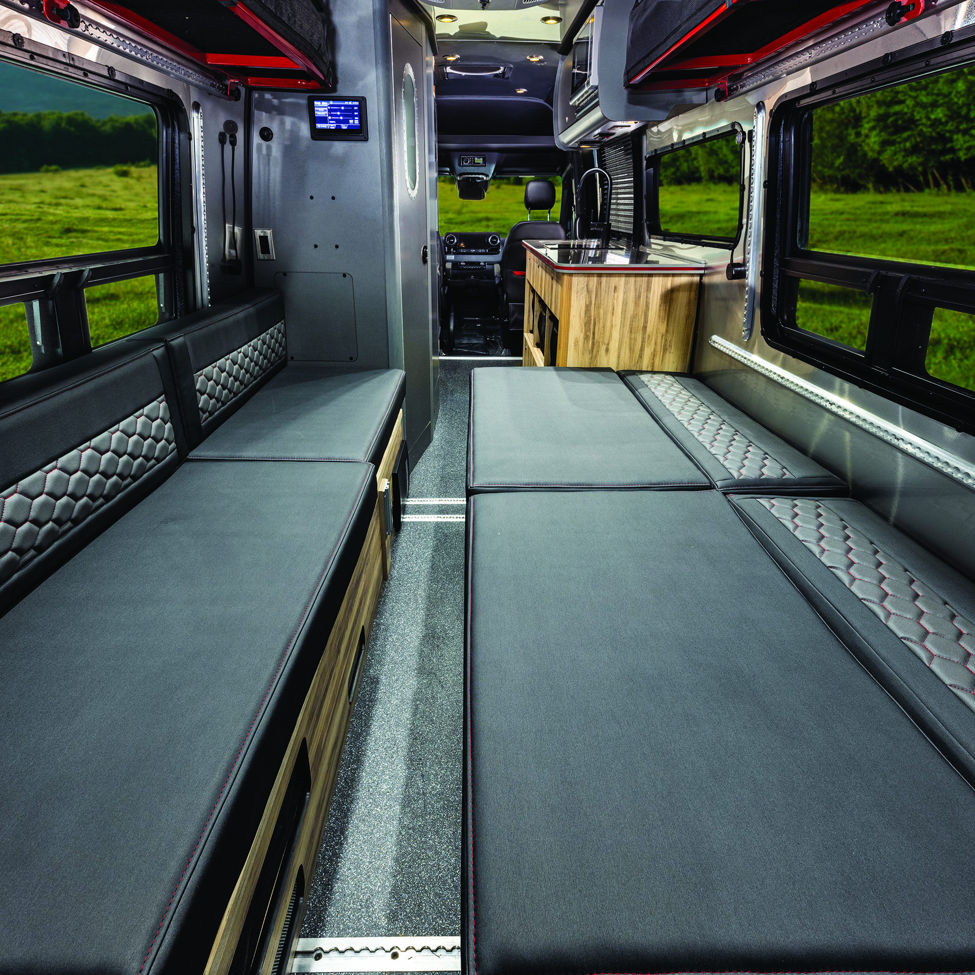 Airstream Interstate 24X Twin Bed