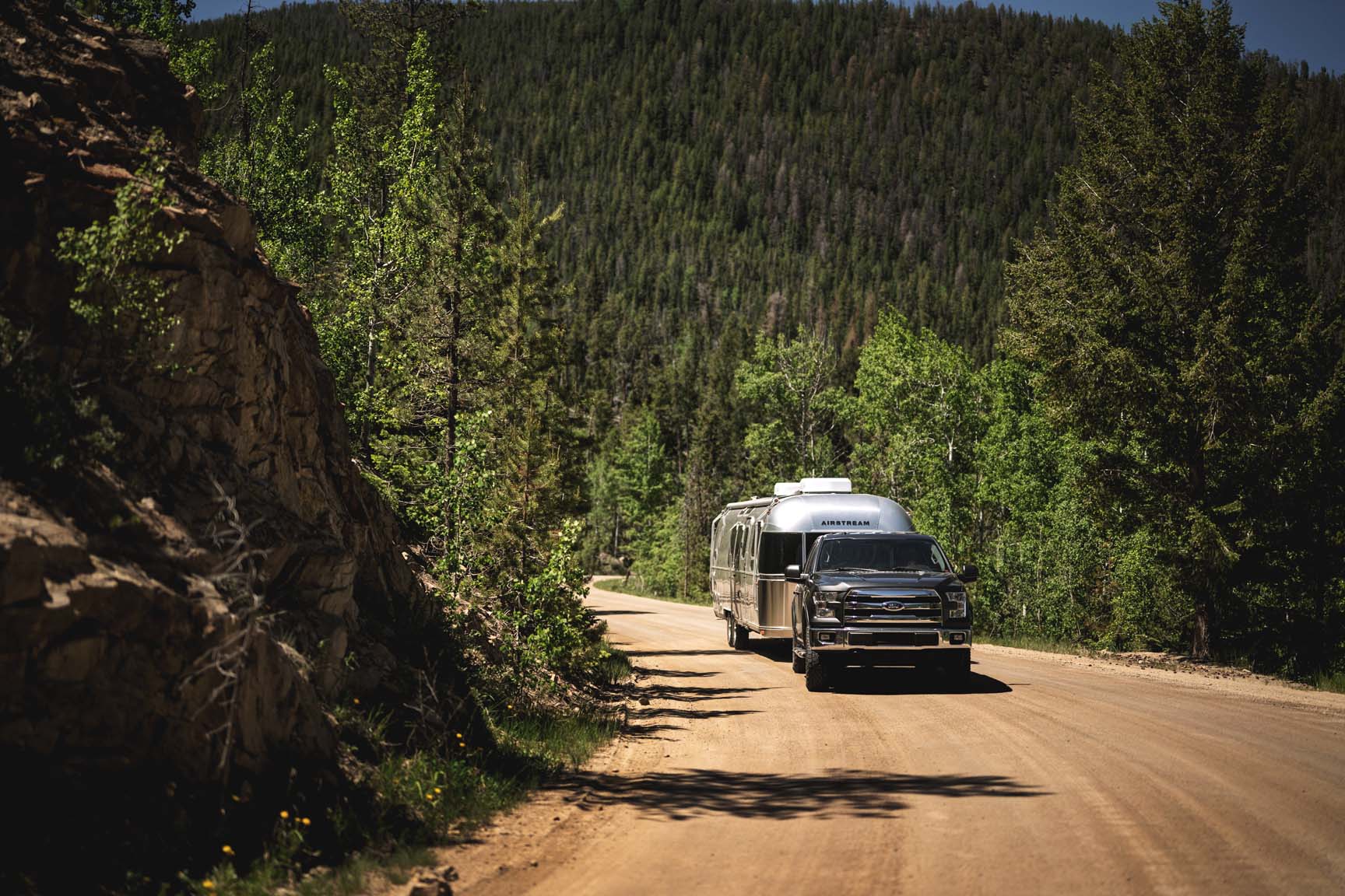 airstream flying cloud 30FB bunk 2