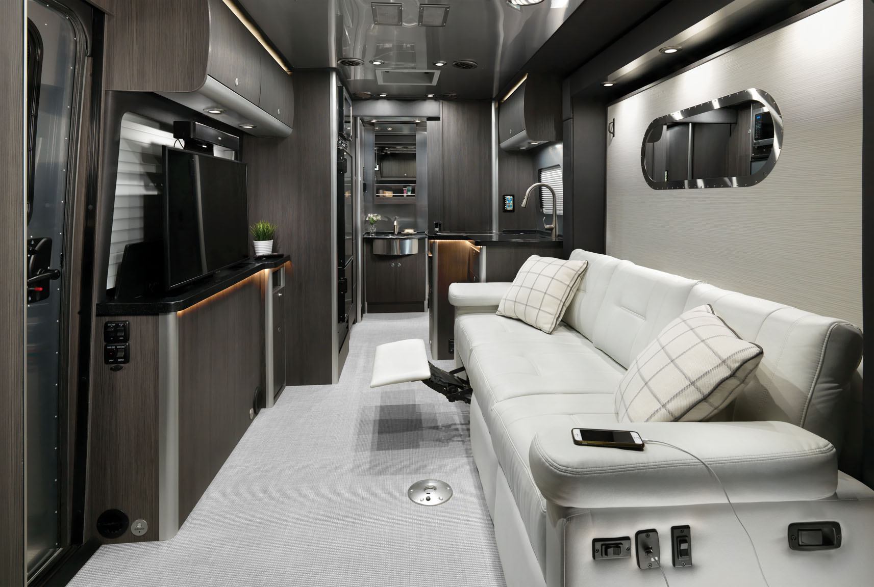 AIRMKT 2020 Atlas Interior Lux White _69339 PRINT