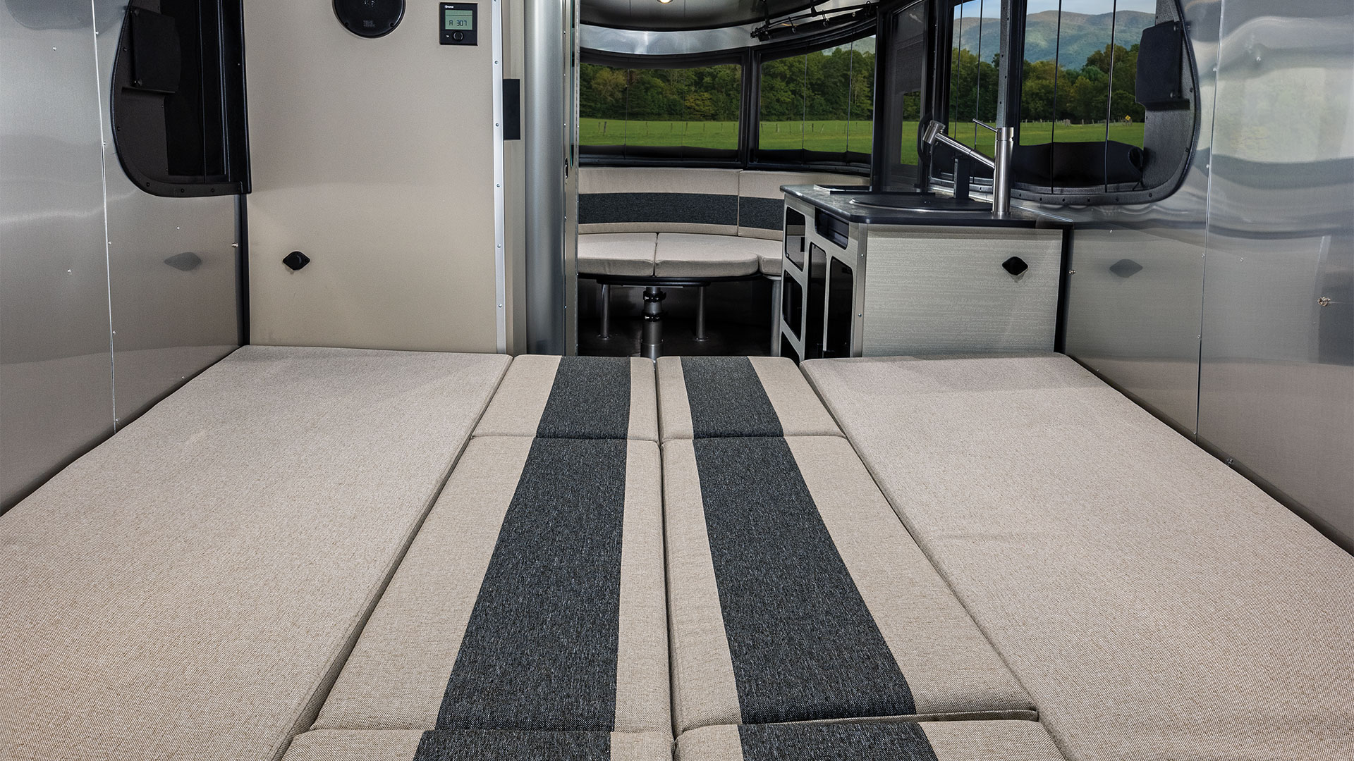 Xe-Sandstone-Canyon-bed