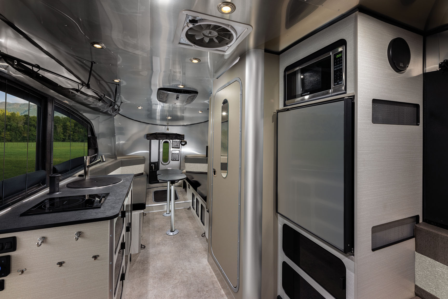airstream basecamp xe studio rgb8