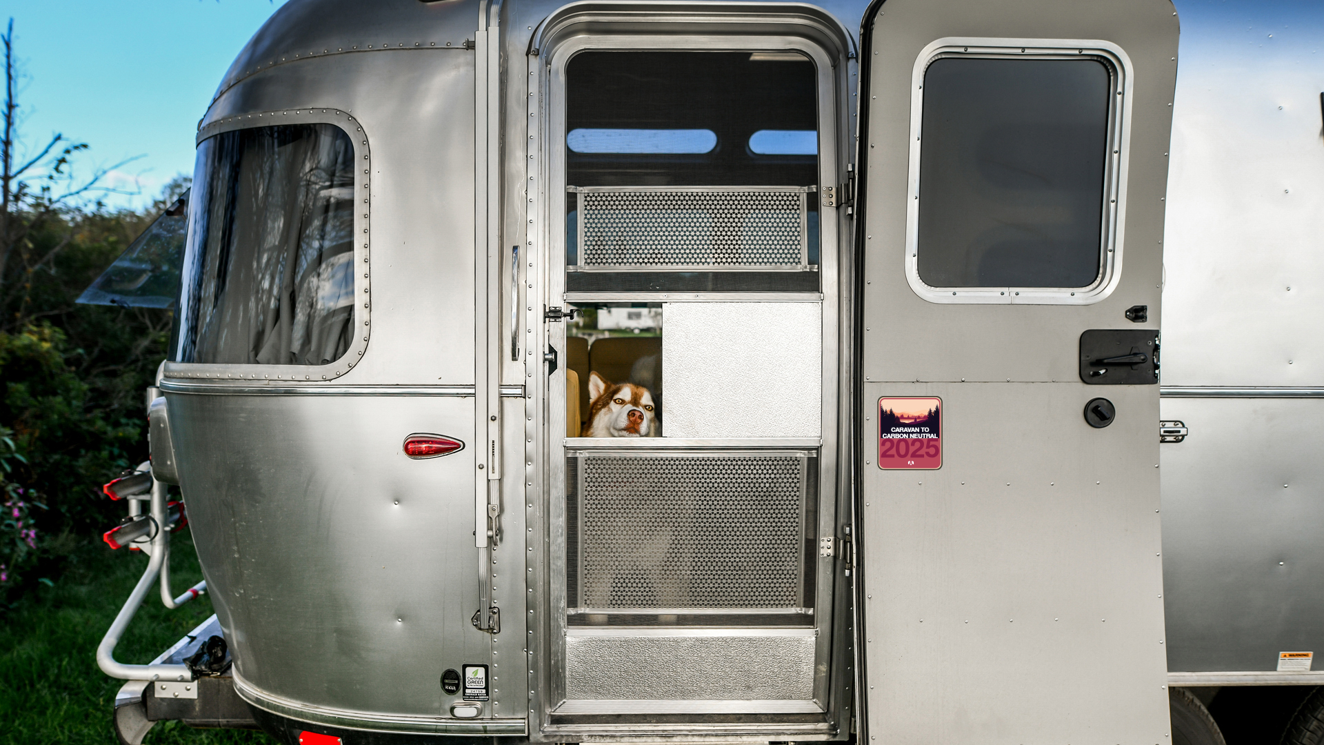 airstream caravan to carbon neutral c2cn with dog