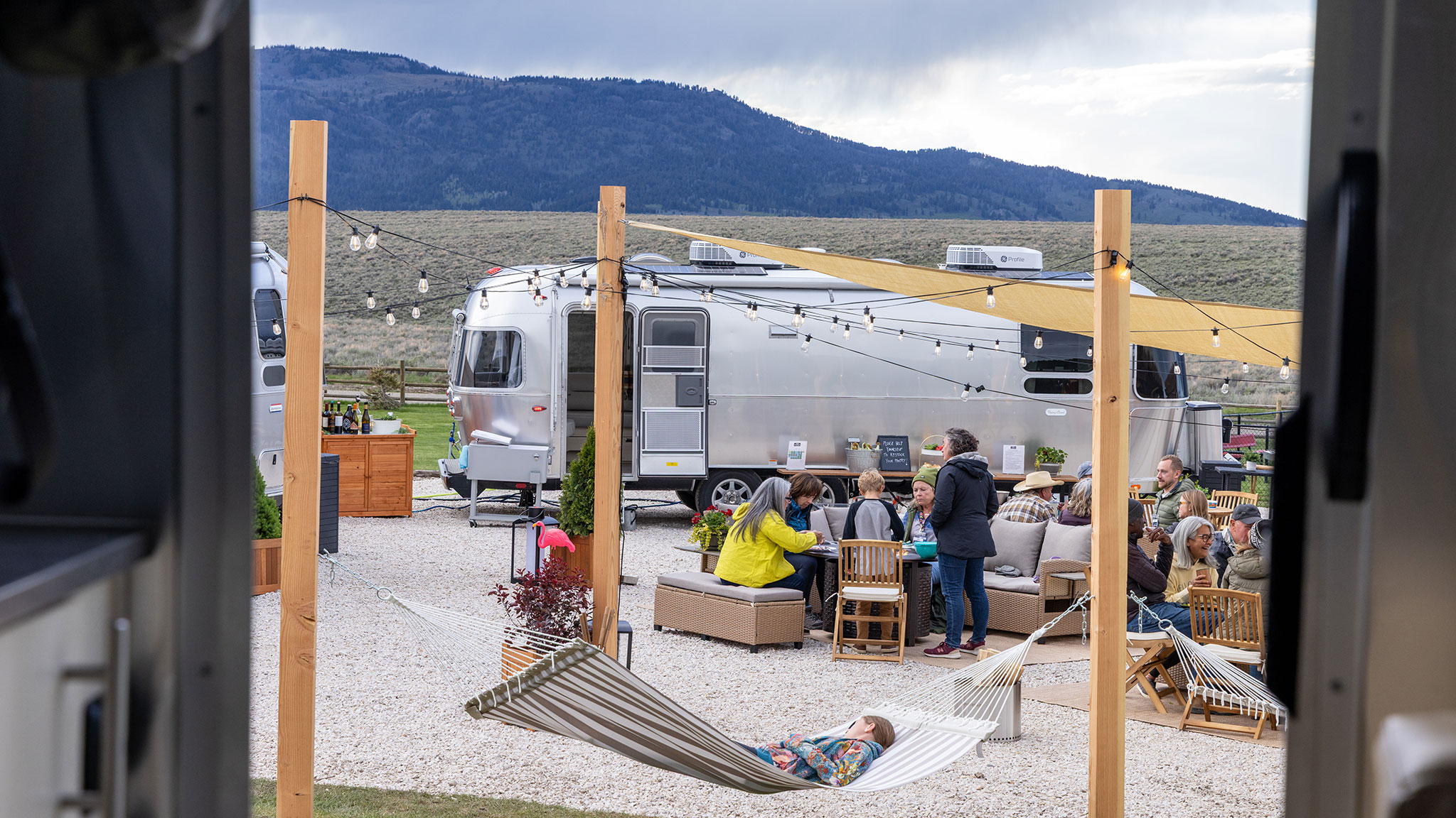 camp-airstream-yellowstone-the-hub-11