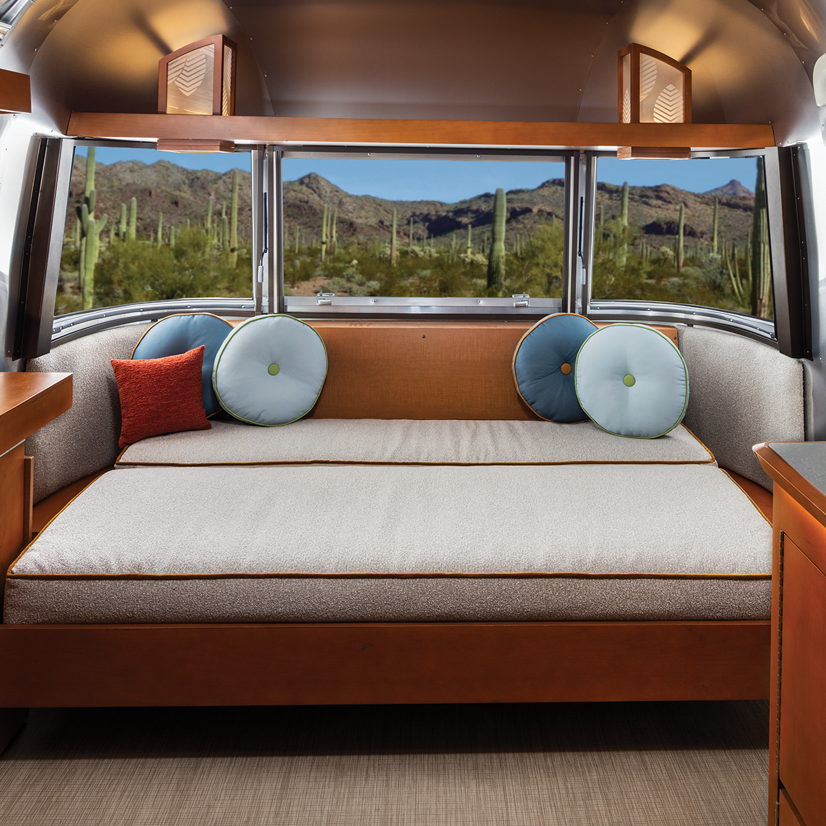 AIR MKT FLW 2025 Convertible Sofa Hot Spot