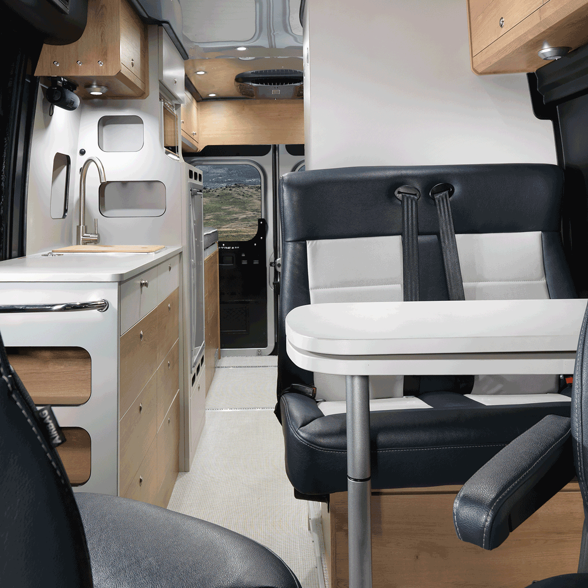 AIRMKT-2023-Rangeline-Interior-DecorNavy-1200x1200