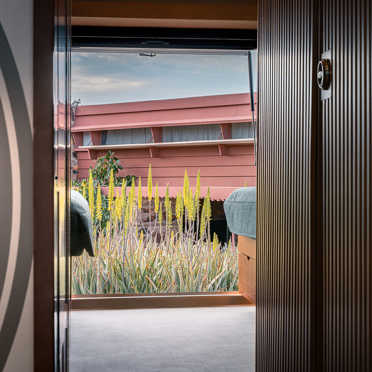 AIRMKT 2025 FLW Feature Grid (1)