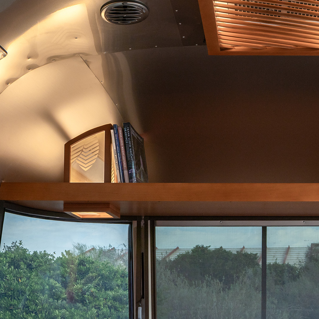 AIRMKT 2025 FLW Feature Grid Floating Shelves