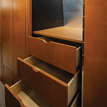 AIRMKT FLW 2025 360x360 Wardrobe and Drawers Hot Spot